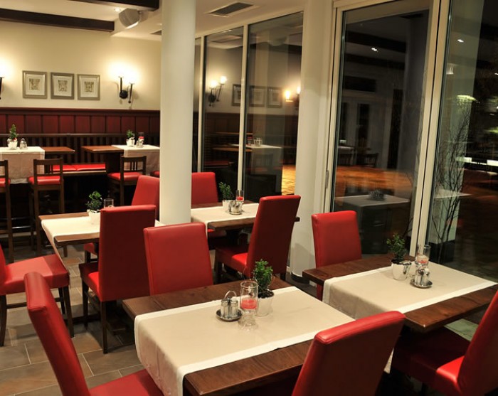 Die gemütlichen Sitzmöglichkeiten in der Bar