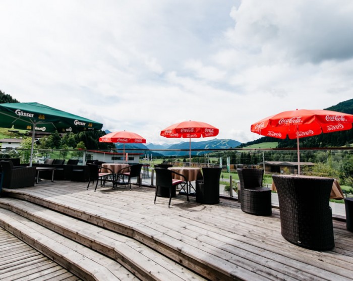 Gem&uuml;tliche Sonnenterrasse