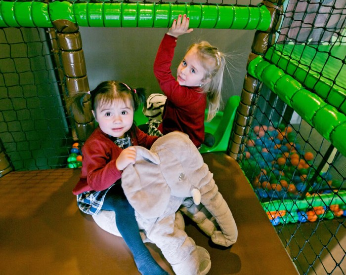 Spielen in der Funbox und Bällebad
