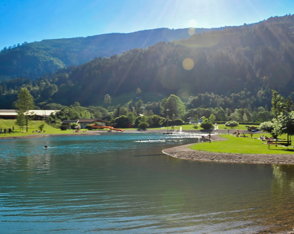 Badesee in Eben im Pongau - perfekt für den Familienausflug im Sommer